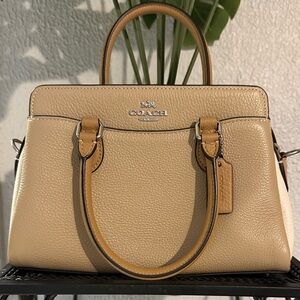 Vintage hand bag, beautiful Coach Beige Leather Satchel